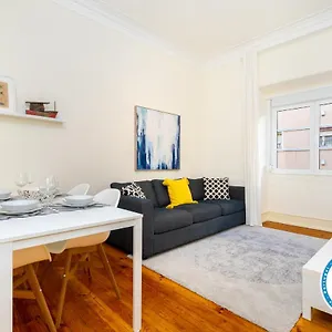 https://hideaway-family-apartment.hotels-lisbon-portugal.com