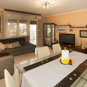 https://apartment-dolores.splithotels.org